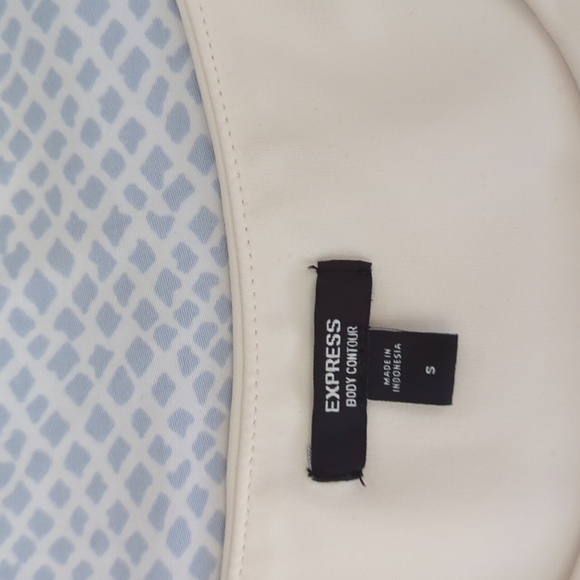 Express Body contour crop top - White - Picture 4 of 6